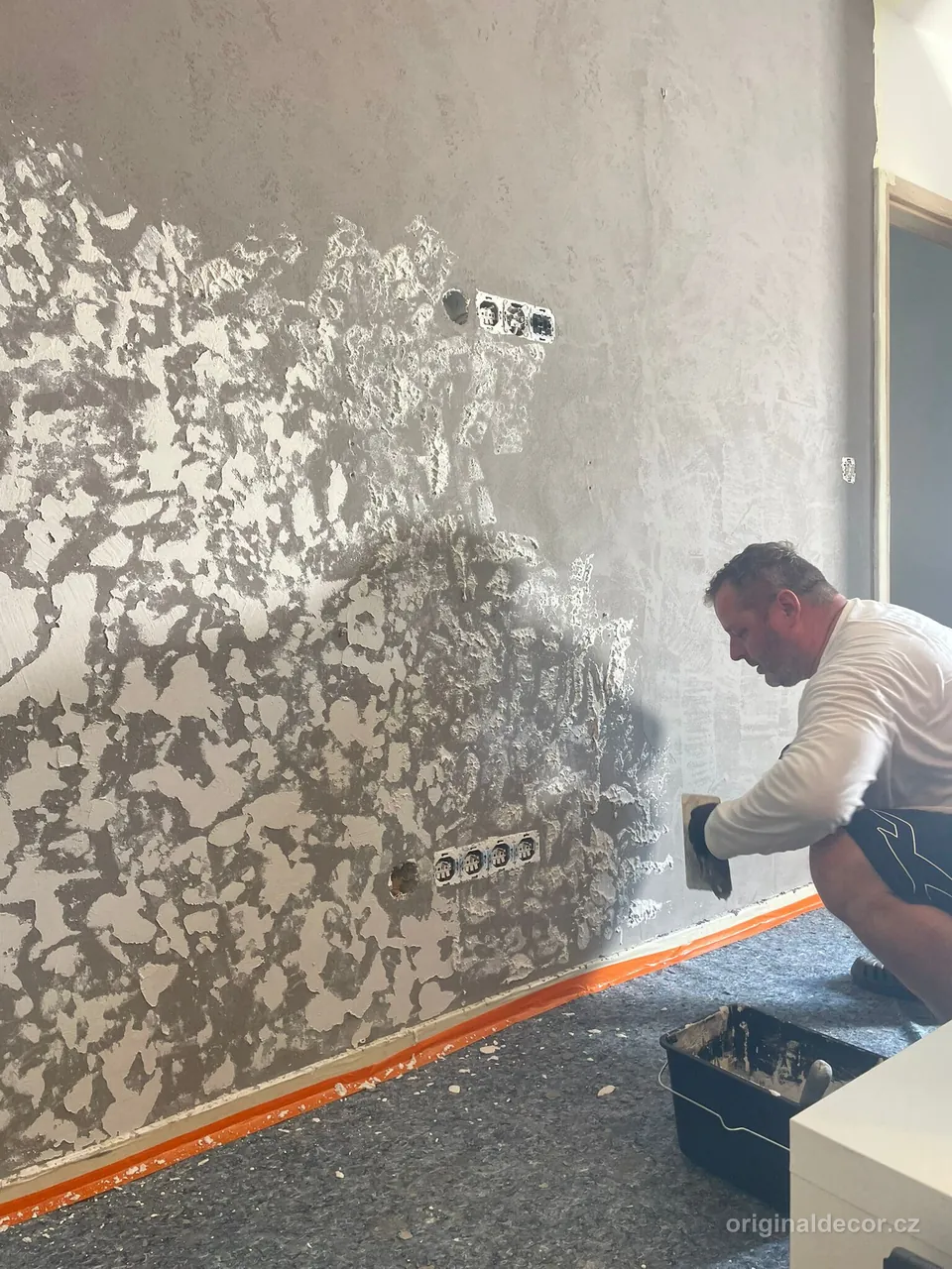 Nanášení stěrky — Z realizace